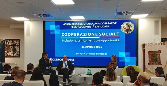 Servizi alla persona, la svolta di Latronico: “Dalle promesse alla presa in carico reale”