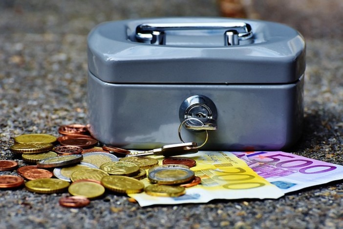 Quattordicesima: Confesercenti-Ipsos, mensilità aggiuntiva in crescita, quest’anno è un salvadanaio da 12,3 miliardi. Il 48% la userà per le vacanze