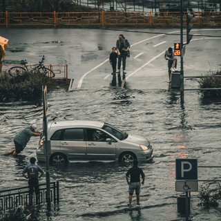 Maltempo: Gronchi (Confesercenti), “Vicinanza concreta a imprese e territori colpiti: plafond immediato da 2,5 milioni. Finanziamenti agevolati fino a 25.000 euro”