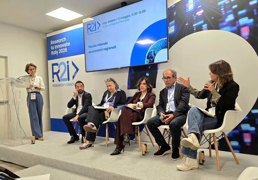 Basilicata, un ecosistema dell'innovazione fatto di Cluster e IncHUBatori: il modello lucano sbarca a Bologna Basilicata, un ecosistema dell'innovazione fatto di Cluster e IncHUBatori: il modello lucano sbarca a Bologna