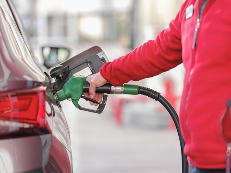 Carburanti: Federnoleggio Confesercenti, “Taglio accise insufficiente per NCC, per impresa media aggravi di oltre 3mila euro al mese”