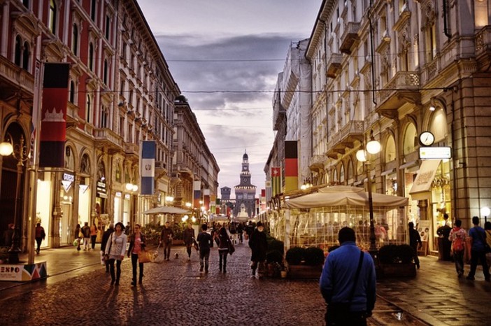 Confesercenti presenta lo studio “Commercio e servizi le oasi nei centri urbani” con il Ministro Urso Confesercenti presenta lo studio “Commercio e servizi le oasi nei centri urbani” con il Ministro Urso