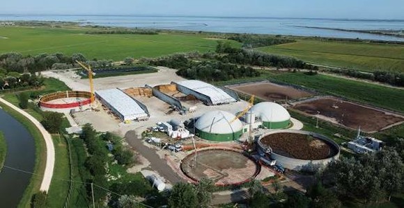 Inaugurato a Mandriole il nuovo impianto di biometano Agrisfera: oltre 10 milioni di euro per un modello di economia circolare agricola Inaugurato a Mandriole il nuovo impianto di biometano Agrisfera: oltre 10 milioni di euro per un modello di economia circolare agricola