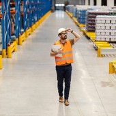 Logistica in trasformazione: fatturato a 111 miliardi ma mancano 60mila professionisti. L'IA accelera, ma l'uomo resta al centro Logistica in trasformazione: fatturato a 111 miliardi ma mancano 60mila professionisti. L'IA accelera, ma l'uomo resta al centro