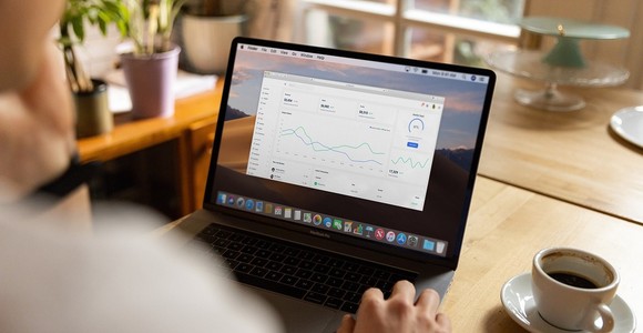 Finanza, l'era della consulenza "ibrida". Nasce Avtonoma, la piattaforma che unisce AI e consulenti umani