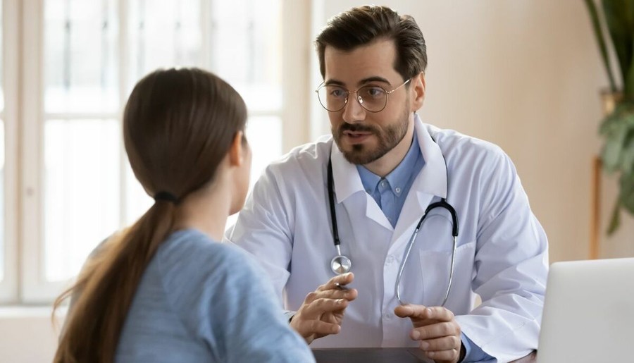 La Regione Sardegna lancia il tavolo per la deburocratizzazione dei medici di base. Todde: "Priorità alla cura del paziente"