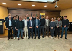 Viabilità nelle aree interne della Basilicata, firmato accordo da 3,2 milioni per il Mercure-Alto Sinni-Val Sarmento Viabilità nelle aree interne della Basilicata, firmato accordo da 3,2 milioni per il Mercure-Alto Sinni-Val Sarmento