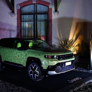 Jeep Compass diventa opera d’arte al party Men of the Year di GQ Italia