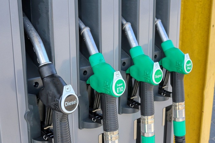 Prezzi: Confesercenti, caro energia e carburanti spingono l’inflazione ai massimi da tre anni Prezzi: Confesercenti, caro energia e carburanti spingono l’inflazione ai massimi da tre anni