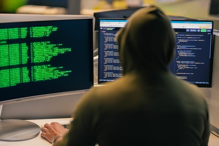Attacco hacker a Binance, coinvolti 6,3 miliardi di dollari: sospetti sulla pista nordcoreana Attacco hacker a Binance, coinvolti 6,3 miliardi di dollari: sospetti sulla pista nordcoreana