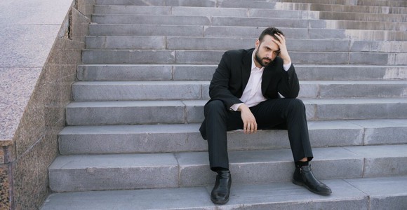Millennials, la prima generazione più povera dei genitori: la scala sociale è ufficialmente rotta Millennials, la prima generazione più povera dei genitori: la scala sociale è ufficialmente rotta