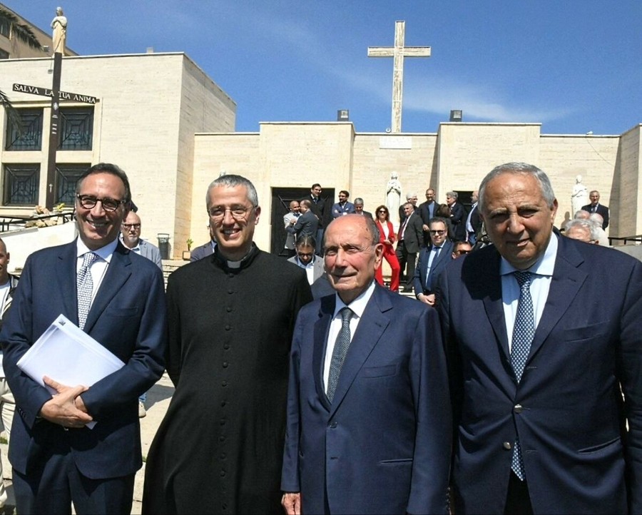 Zen di Palermo, dalla Regione 18,2 milioni per otto interventi: scuole, piazze e un murale digitale