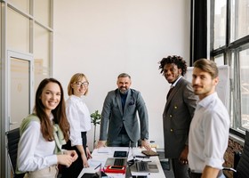 Assunzioni, la manovra premia chi investe sul lavoro: superdeduzione rafforzata per giovani e madri Assunzioni, la manovra premia chi investe sul lavoro: superdeduzione rafforzata per giovani e madri