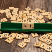 Assistenti AI, li usano quasi 19 milioni di italiani: ChatGPT perde quota, Gemini avanza