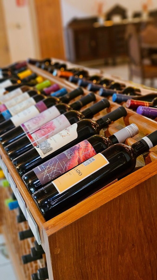 Vino italiano negli Stati Uniti, export in calo del 14%: fatturare in euro non basta a proteggersi dal cambio Vino italiano negli Stati Uniti, export in calo del 14%: fatturare in euro non basta a proteggersi dal cambio