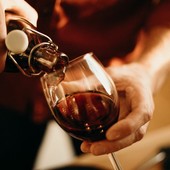 Pinot Nero, Voghera si prepara alla settima edizione: 99 etichette e un annullo filatelico per celebrare l'Oltrepò Pinot Nero, Voghera si prepara alla settima edizione: 99 etichette e un annullo filatelico per celebrare l'Oltrepò