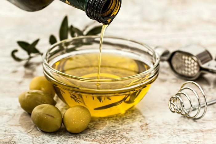 Olio d’oliva, l’import tunisino fa crollare i prezzi in Italia