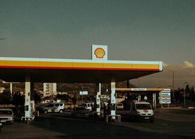 Caro carburanti, estate da 1.8 miliardi: PMI e partite Iva sotto pressione Caro carburanti, estate da 1.8 miliardi: PMI e partite Iva sotto pressione
