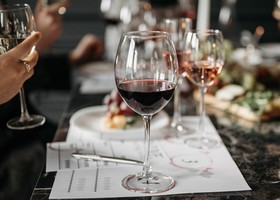 BuyWine Toscana 2027, aperte le iscrizioni: la Toscana del vino torna a sfidare i mercati internazionali BuyWine Toscana 2027, aperte le iscrizioni: la Toscana del vino torna a sfidare i mercati internazionali