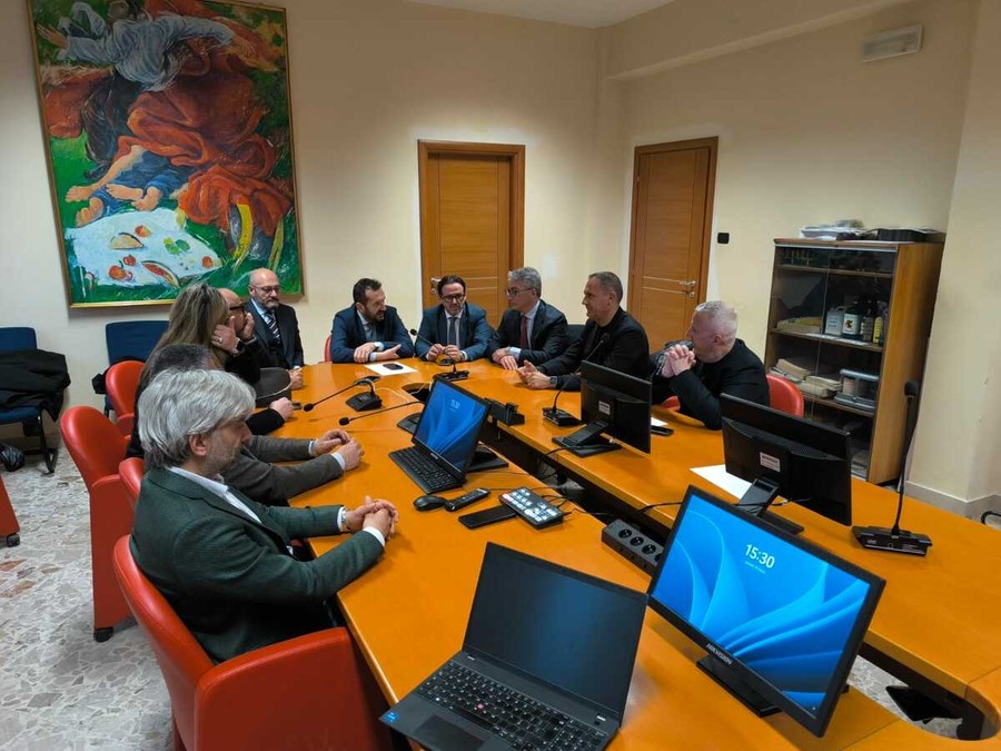 Aree interne, dalla Regione 9,2 milioni per la viabilità del Medio Basento: siglato il primo accordo di programma Aree interne, dalla Regione 9,2 milioni per la viabilità del Medio Basento: siglato il primo accordo di programma