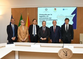 Antimafia, firmato protocollo tra Regione, Irfis e Prefetture. Schifani: «Controlli più veloci e rigorosi per assicurare trasparenza nell'erogazione dei fondi»