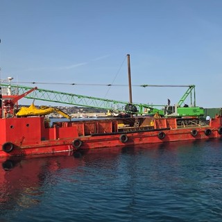 Maltempo, partono i lavori all'approdo di Stromboli. Via alla ricostruzione delle travi del molo di Scari