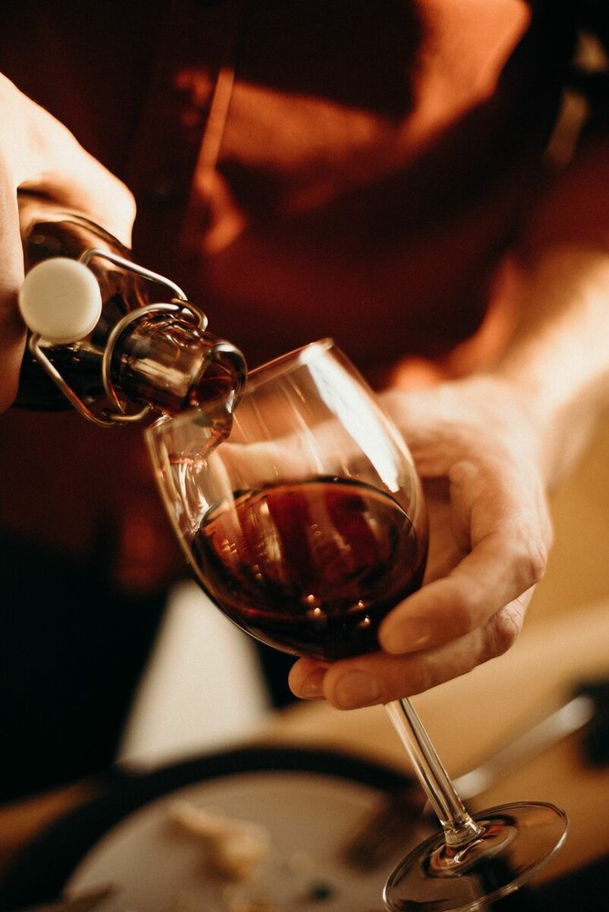 Pinot Nero, Voghera si prepara alla settima edizione: 99 etichette e un annullo filatelico per celebrare l'Oltrepò Pinot Nero, Voghera si prepara alla settima edizione: 99 etichette e un annullo filatelico per celebrare l'Oltrepò