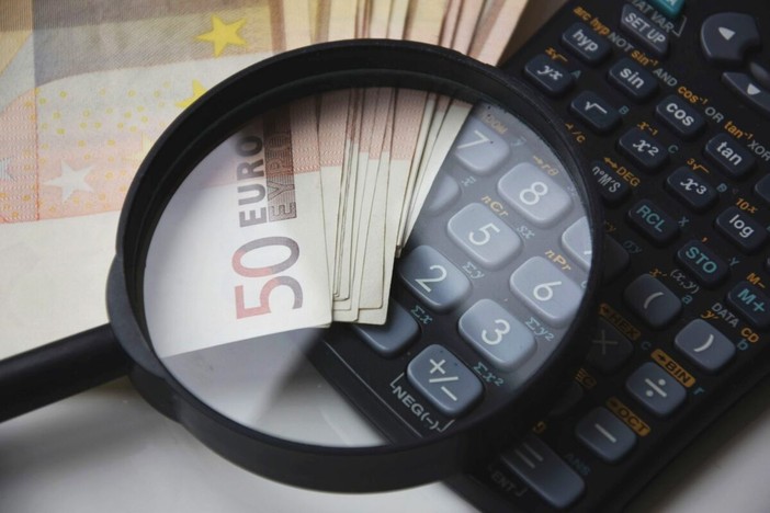 Inflazione verso il 5%, ma consumi e Pil tengono: la fotografia di Confcommercio Inflazione verso il 5%, ma consumi e Pil tengono: la fotografia di Confcommercio