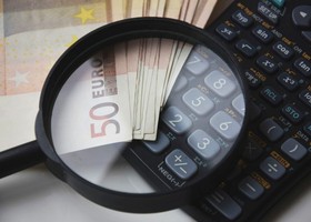 Inflazione verso il 5%, ma consumi e Pil tengono: la fotografia di Confcommercio