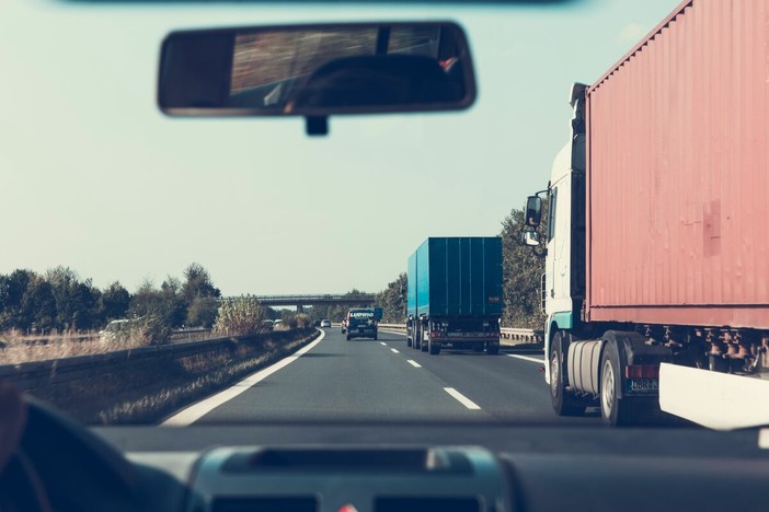 Autotrasporto, il governo sblocca 1 miliardo: crediti sul gasolio subito nel cassetto fiscale