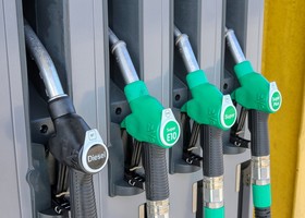 Prezzi: Confesercenti, caro energia e carburanti spingono l’inflazione ai massimi da tre anni