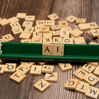 Assistenti AI, li usano quasi 19 milioni di italiani: ChatGPT perde quota, Gemini avanza