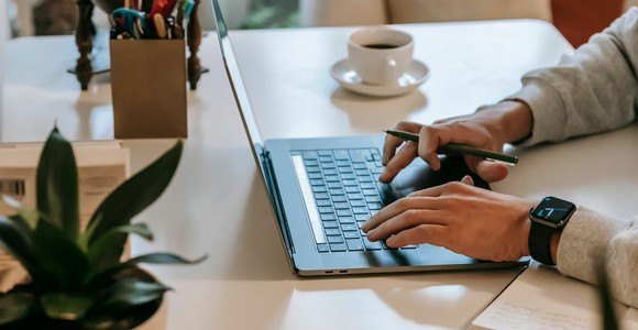 Intelligenza artificiale per le partite IVA: meno tempo sulle attività ripetitive, più attenzione ai clienti Intelligenza artificiale per le partite IVA: meno tempo sulle attività ripetitive, più attenzione ai clienti