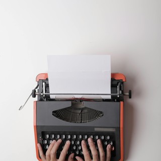 Prepensionamento editoria: requisiti per l’accesso nel 2024