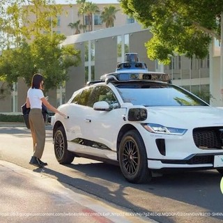 Stellantis e Bolt uniscono forze per la mobilità autonoma in Europa