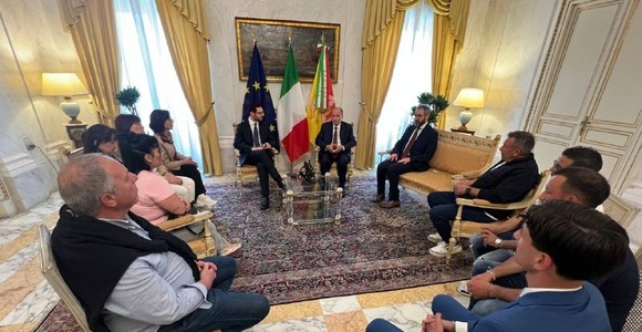 Strage di Monreale, a un anno dalla morte dei tre giovani Schifani incontra i familiari: “Vicinanza costante e affettuosa”