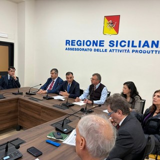 Semiconduttori, l’accordo per il polo STMicroelectronics: 300 milioni dalla Regione e migliaia di nuovi posti a Catania Semiconduttori, l’accordo per il polo STMicroelectronics: 300 milioni dalla Regione e migliaia di nuovi posti a Catania