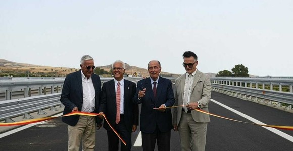A19, il nuovo viadotto Alfio e la galleria Tremonzelli riaprono al traffico: Schifani promette l’accelerazione finale sul piano ammodernamento