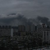 Ucraina, secondo giorno trilaterale tra bombardamenti a Kiev e Kharkiv Ucraina, secondo giorno trilaterale tra bombardamenti a Kiev e Kharkiv