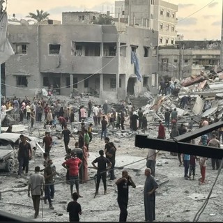 Si intensifica l’offensiva israeliana a Gaza, 83 morti