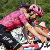 Simon Yates vince la decima tappa del Tour, Healy nuova maglia gialla