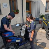 Scooter venduti come bici elettriche, maxi sequestro in tutta Italia Scooter venduti come bici elettriche, maxi sequestro in tutta Italia