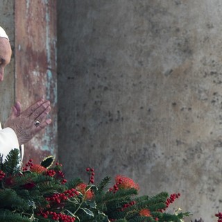 Il Papa a sorpresa in piazza San Pietro “Buona Settimana Santa”