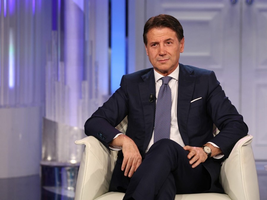 Conte “Contro di noi c’è il partito delle armi”