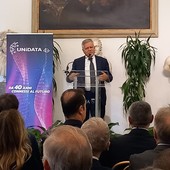 Unidata festeggia 40 anni, completato il cavo sottomarino Unitirreno Unidata festeggia 40 anni, completato il cavo sottomarino Unitirreno
