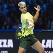 Alcaraz sul velluto a Indian Wells, avanza anche Djokovic. Darderi subito out Alcaraz sul velluto a Indian Wells, avanza anche Djokovic. Darderi subito out