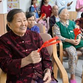 Cina, oltre un milione di anziani beneficiano di sussidi per l’assistenza