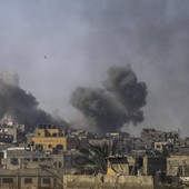 Nuovo raid israeliano a Gaza, colpita una scuola. Almeno 30 morti