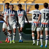 L’Atalanta vince a Lecce e accorcia su Como e Roma L’Atalanta vince a Lecce e accorcia su Como e Roma