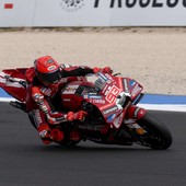Marc Marquez trionfa al Gp di San Marino, Bezzecchi subito out Marc Marquez trionfa al Gp di San Marino, Bezzecchi subito out
